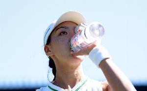 WTA250布拉格站首轮，4号种子王欣瑜2-0击败达特取得开门红