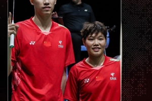 冯彦哲/黄东萍2-0击败日本组合，晋级中国羽毛球公开赛混双16强
