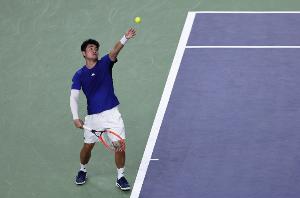 吴易昺直落两盘击败法国老将孟菲尔斯，晋级ATP500华盛顿站第二轮