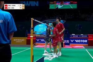 凤凰组合2比0芳新组合，晋级2025中国羽毛球公开赛决赛