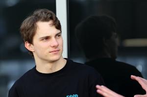 皮亚斯特里赢得生涯第8胜，已追平队友诺里斯&前迈队车手里卡多