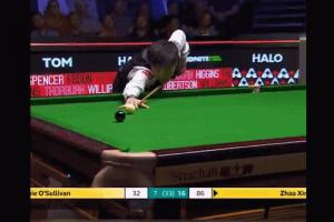 谦逊！赵心童世锦赛击败奥沙利文后，也曾示意观众为奥沙利文鼓掌