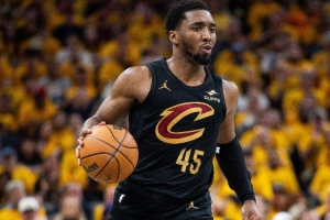 训练师：多诺万-米切尔高二时找过我 那时他社媒只有700粉丝