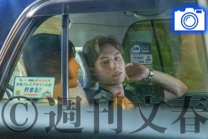 日媒：日本男排高桥蓝脚踏两条船，和网红及成人女星河北彩伽约会