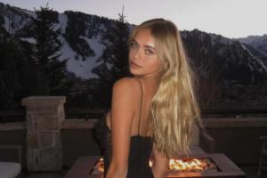 官宣恋情♥️辛纳夺冠后感谢观战的女友，其女友莱拉是一名模特