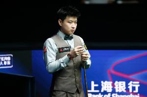 手感火热！赵心童首局比赛打出135分，3-1领先布朗进入中场休息