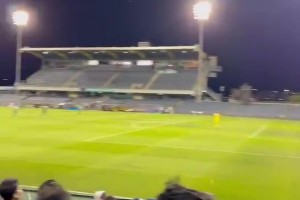 国安远征球迷在客场高喊“丢人现眼”